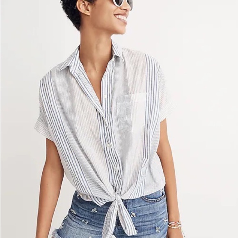 Madewell short sleeve tie front shirt - S